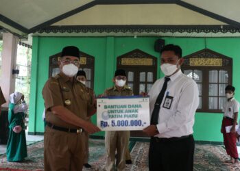 Pemkab HSS Berbagi Kebahagiaan Bersama Anak Yatim