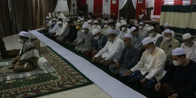 Sholat Subuh Berjamaah Dan Pengajian Rutin Subuh Rabu Lingkup Pemkab. HSS