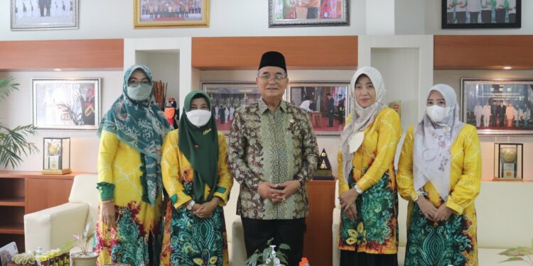 Bupati HSS Terima Tamu dari Guru SMPN 1 Kandangan