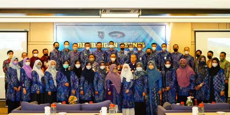 Sekretaris Daerah Kabupaten Hulu Sungai Selatan Buka secara resmi Bimtek Aplikasi Siswaskeudes, Jum’at (12/08) di Banajarbaru.