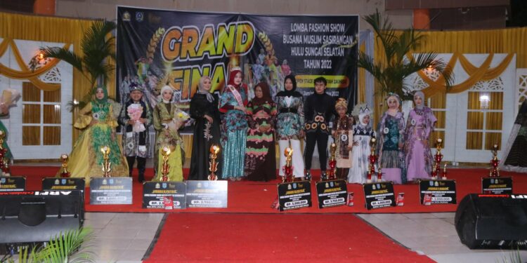 Lomba Fashion Show Busana Muslim Sasirangan HSS Tahun 2022