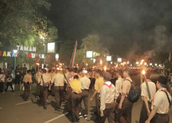 HARI JADI PRAMUKA KE-61 & HARI JADI PROVINSI KALIMANTAN SELATAN KE-72 DIMERIAHKAN DENGAN PAWAI OBOR KELILING