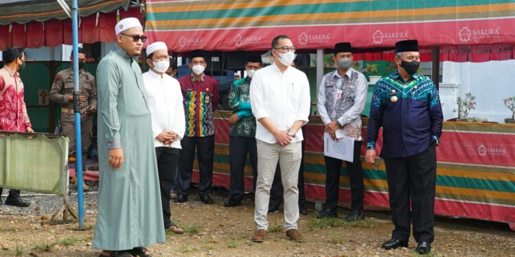 Bupati HSS Menghadiri Penyerahan Bantuan CRS