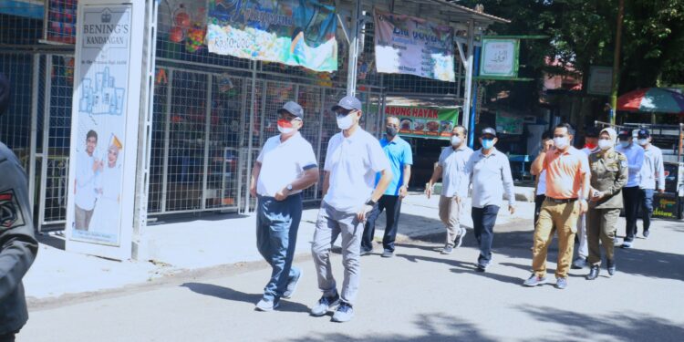 Bupati HSS Meninjau Pasar Los Batu Kandangan Dalam Rangka Kesiapan Penilaian Adipura