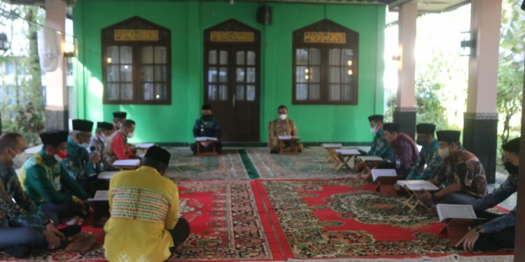 KHATAMAN AL-QUR’AN RUTIN LINGKUNGAN SETDA HSS