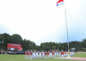 Wabup HSS Menjadi Pembina Upacara Penurunan Bendera HUT RI ke-77