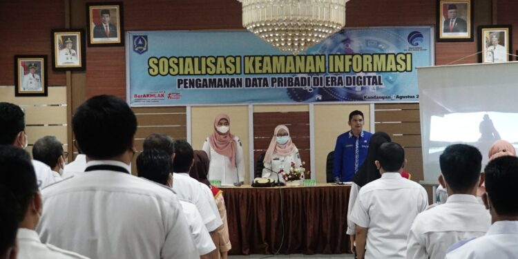 “DISKOMINFO HSS GELAR SOSIALISASI PENTINGNYA PERLINDUNGAN DATA PRIBADI DI ERA DIGITAL”