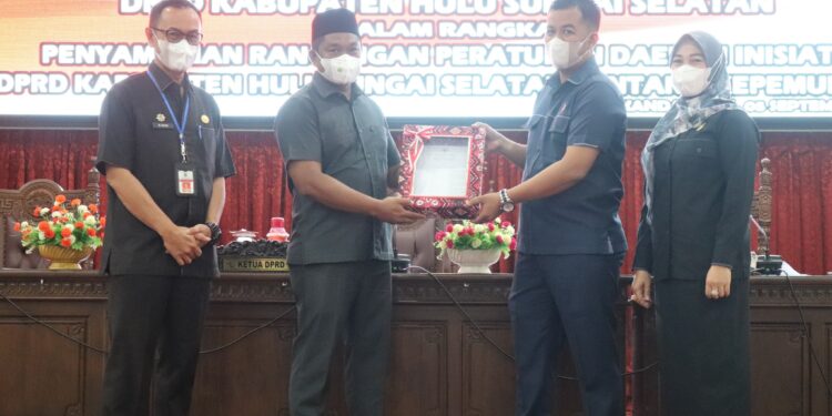Ranperda Inisiatif DPRD Kab. HSS Tentang Kepemudaan