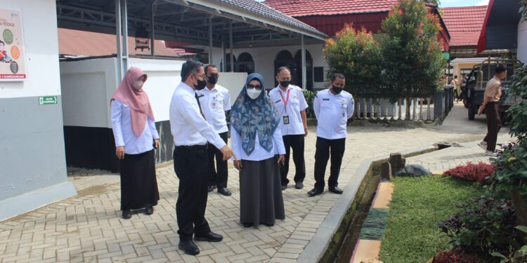 CEK KESIAPAN LSS, WABUP HSS TINJAU SMAN 1 KANDANGAN