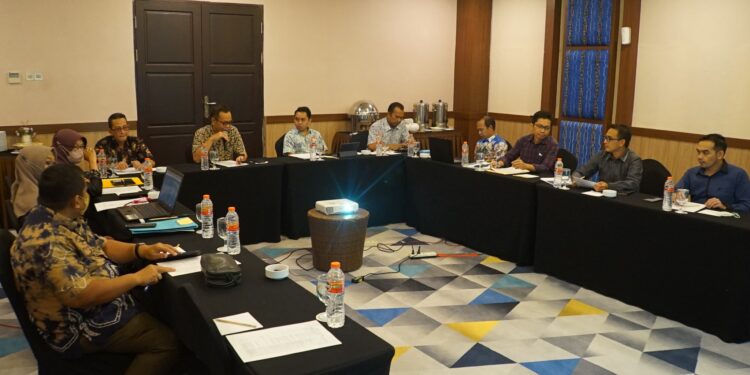 Sekda HSS Hadiri Rapat Penilaian Permohonan Badan Layanan Umum Daerah