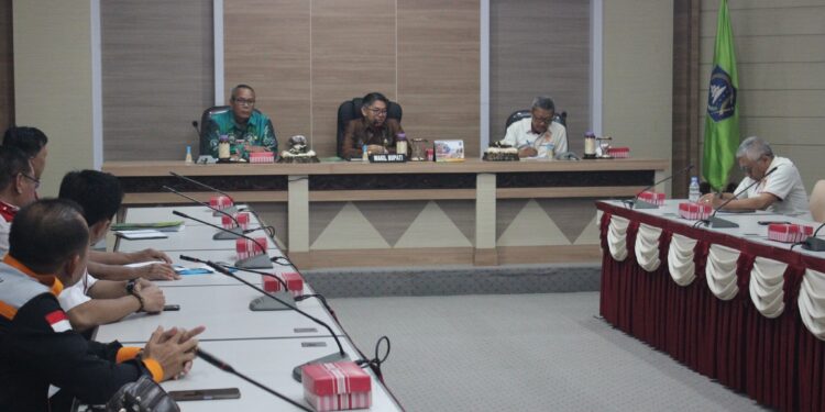 AUDIENSI PEMKAB HSS DAN KONI KALSEL SUKSESKAN PORPROV XI