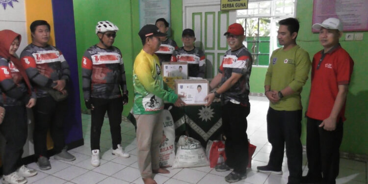 KENDARAI SEPEDA, WABUP BESERTA ROMBONGAN SERAHKAN BANTUAN KE PANTI ASUHAN