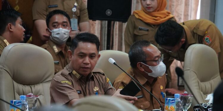 PEMKAB HULU SUNGAI SELATAN IKUTI RAPAT KOORDINASI PENYELENGGARAAN PEMERINTAHAN DAERAH KABUPATEN/KOTA SE- PROVINSI KALSEL