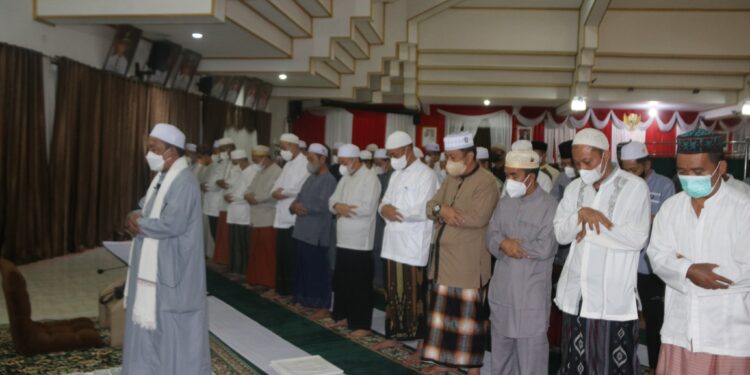 Sholat Subuh Berjamaah Dan Pengajian Rutin Subuh Rabu Lingkup Pemkab. HSS