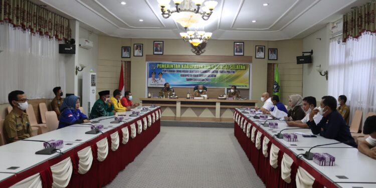 Penyerahan Dana Hibah Bantuan Keuangan untuk Partai Politik Kab. HSS TA. 2022