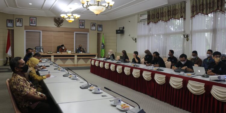 Bupati Hadiri Ekspose Acara Pembukaan dan Penutupan Porprov Kalsel XI Kab. HSS