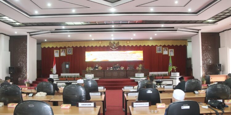 FRAKSI-FRAKSI DI DPRD KABUPATEN HULU SUNGAI SELATAN MENGAPRESIASI PEMERINTAH KABUPATEN HULU SUNGAI SELATAN TERKAIT RANPERDA CADANGAN PEMERINTAH DAERAH DAN KEAMANAN PANGAN ASAL TUMBUHAN