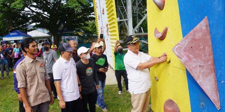 Bupati HSS Membuka Secara Resmi Kejuaraan Provinsi Kelompok Umur Panjat Tebing Tahun 2022