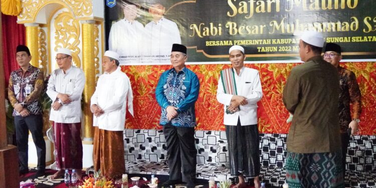 Safari Maulid Pemkab HSS Bersama Pondok Pesantren Abdul Karim Desa Pakam Dalam Kec. Daha Utara