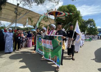 Bupati HSS Apresiasi Pelaksanaan Expo Santri dan Karnaval Dalam Rangkaian Menyambut Hari Santri Nasional Tahun 2022