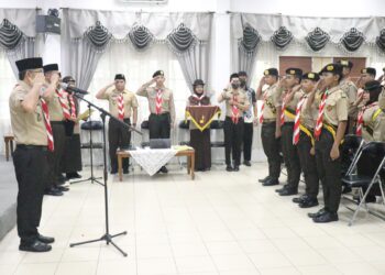 WABUP LANTIK & KUKUHKAN 32 ORANG PRAMUKA GARUDA KWARCAB HSS