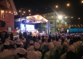 Bupati HSS Menutup Secara Resmi Kegiatan Hari Santri Nasional Tahun 2022 di Pondok Pesantren Dalam Pagar Kandangan