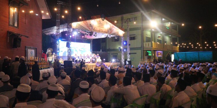 Bupati HSS Menutup Secara Resmi Kegiatan Hari Santri Nasional Tahun 2022 di Pondok Pesantren Dalam Pagar Kandangan