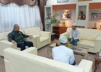 Bupati HSS Dan Wabup HSS Terima Tamu Seorang Santri Yang Akan Melanjutkan Pendidikan Ke Yaman