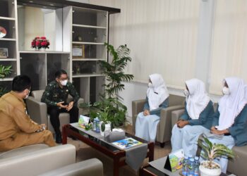 WABUP SYAMSURI ARSYAD RESTUI & DO’AKAN TIM FINALIS FESTIVAL PAI SMAN 1 KANDANGAN