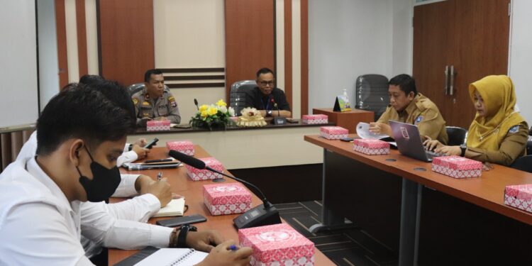 Sekda HSS Pimpin Rapat Koordinasi Tim Sinergisitas Penanganan Pengaduan Masyarakat