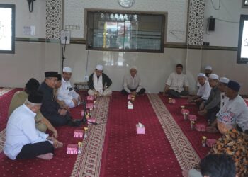 Bupati HSS Dan Wabup HSS Serahkan Dana Hibah Untuk Pembangunan Langgar Nurul Ihsan