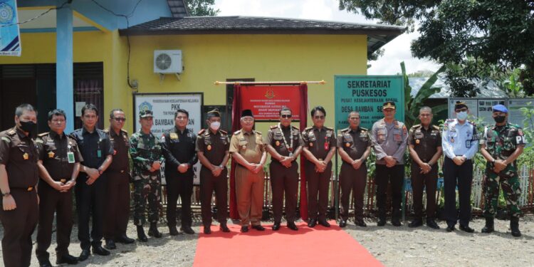 PERESMIAN RUMAH PERDAMAIAN RESTORATIVE JUSTICE DI DESA BAMBAN SELATAN DAN DESA KARASIKAN