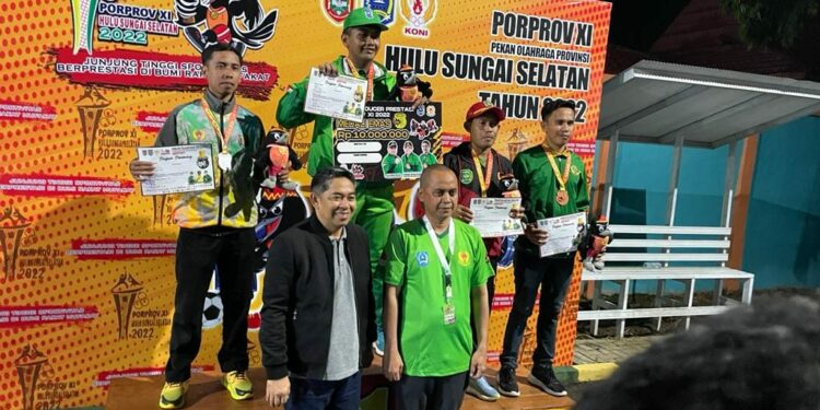 Wabup HSS Serahkan Hadiah Cabang Olahraga Pentanque