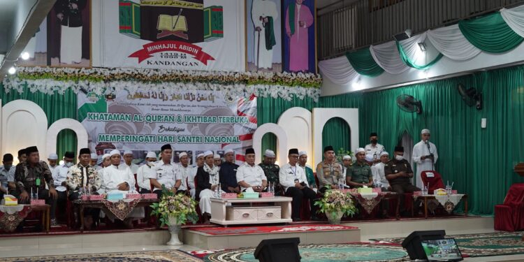 Bupati HSS Menghadiri Acara Khataman Al-Qur’an dan Ikhtibar Di Pondok Pesantren Minhajul Abidin Desa Telaga Bidadari