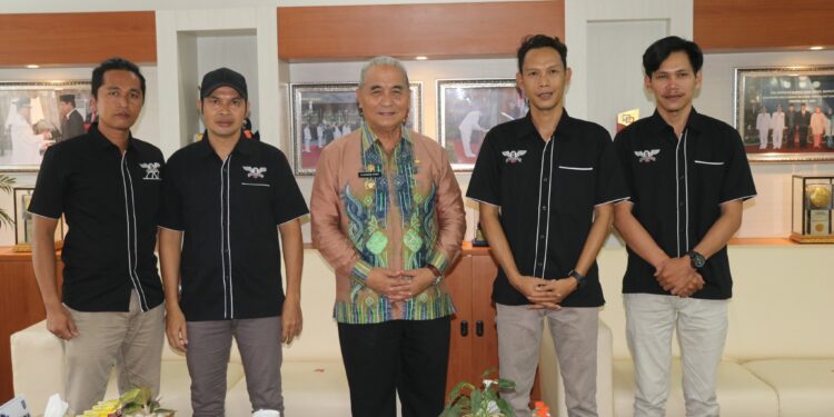 BUPATI TERIMA KUNJUNGAN KOMUNITAS CUKUR D’CUT BORNEO