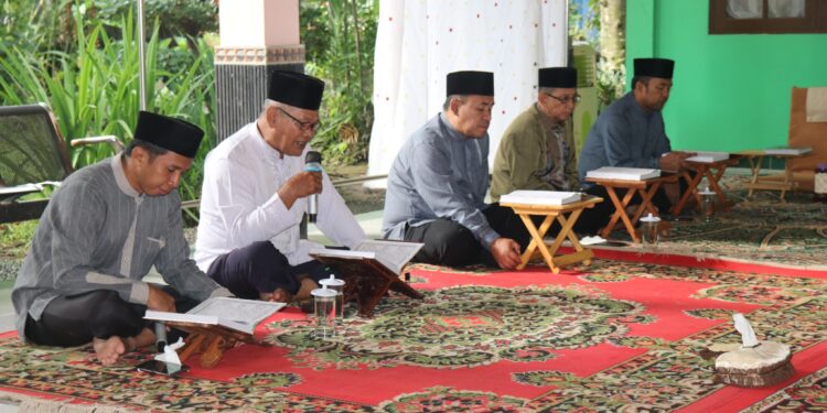 KHATAMAN RUTIN AL-QUR’AN SETDA HSS DIISI TAUSYIAH OLEH UST. HM. MUKHLIS