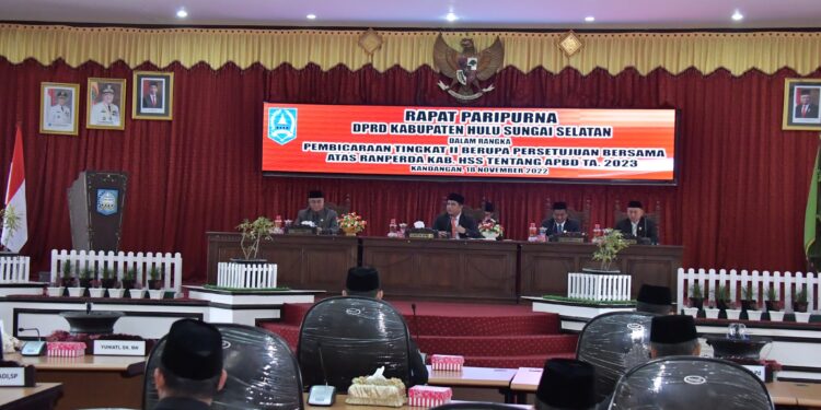 Bupati HSS Hadiri Rapat Paripurna Penetapan Ranperda APBD Tahun Anggaran 2023