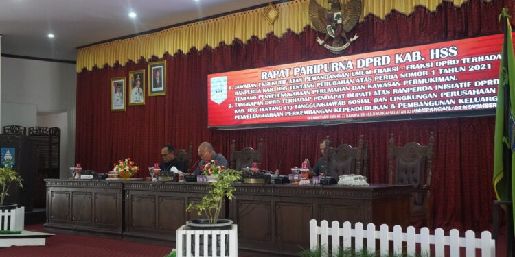 DPRD Kab. HSS Menyampaikan Tanggapan Terhadap Pendapat Bupati HSS Terhadap Ranperda Inisiatif DPRD HSS