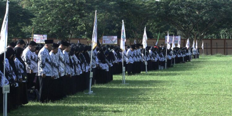 UPACARA PERINGATAN HUT PGRI DAN HARI GURU NASIONAL TAHUN 2022 KABUPATEN HSS