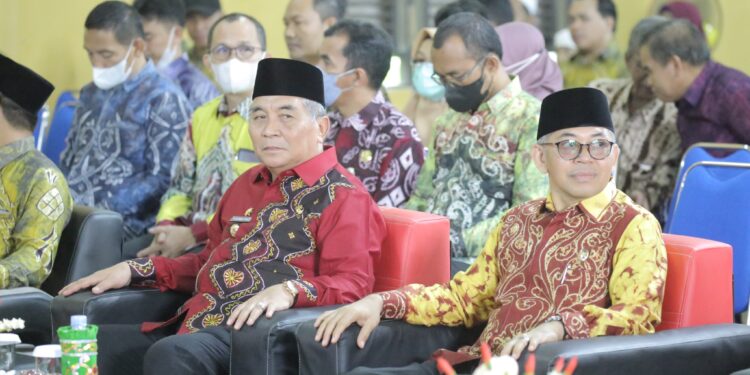 BUPATI HSS BERSAMA WAKIL BUPATI HSS HADIRI KEMERIAHAN HARI JADI KECAMATAN SIMPUR KE-72