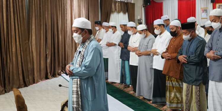 Sholat Subuh Berjamaah Dan Pengajian Rutin Subuh Rabu Lingkup Pemkab. HSS