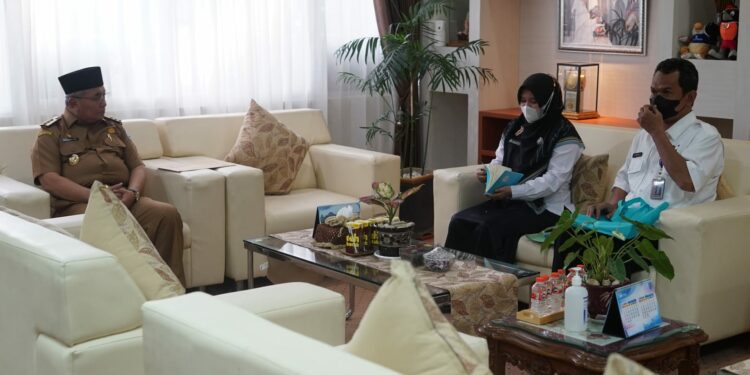 BUPATI TERIMA TAMU DARI BADAN NARKOTIKA NASIONAL KAB. HSS
