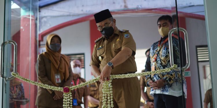 BUPATI HSS RESMIKAN RUANG RAWAT INAP PUSKESMAS NEGARA