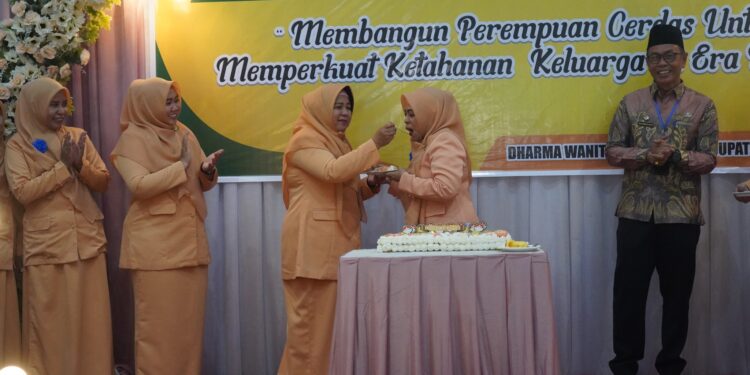 DHARMA WANITA PERSATUAN KAB. HSS PERINGATI HUT DWP KE-23