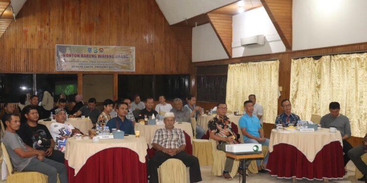 WAKILI BUPATI, SEKDA BERSAMA KAPOLRES HSS NONTON BARENG WAYANG ORANG LIVE TNI ANGKATAN LAUT