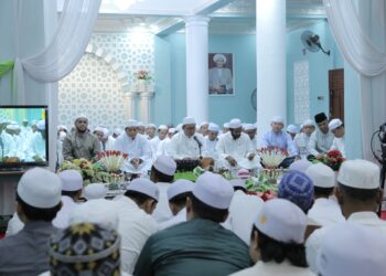 WABUP HSS HADIRI HAUL ABAH GURU SEKUMPUL DI MAJELIS TA’LIM RAUDHATUSYIFA WAL FATAYA