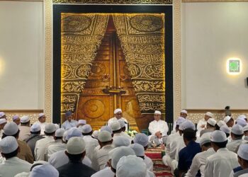 BUPATI DAN WAKIL BUPATI HSS HADIRI PERINGATAN HAUL KE 18 GURU SEKUMPUL DI MAJELIS TA’LIM AL HIDAYAH KAPUH