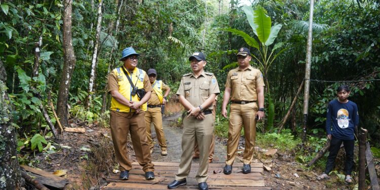 WABUP HSS LAKUKAN MONEV PEMBANGUNAN DI KECAMATAN LOKSADO