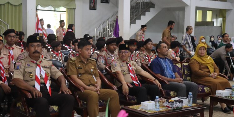 WAKIL BUPATI HSS LEPAS PESERTA KEMNAS SAKO PRAMUKA SIT