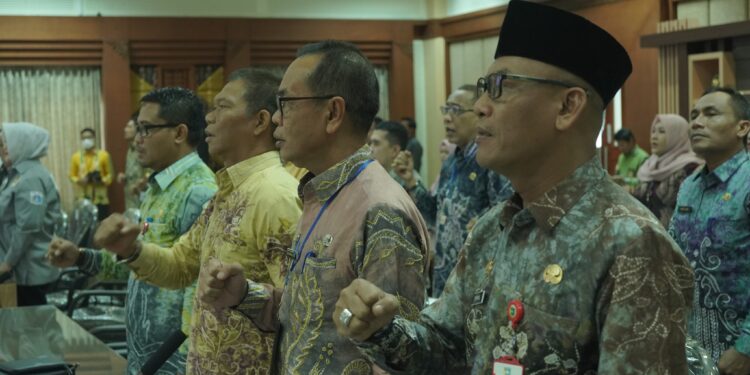 SEKDA HSS HADIRI RAPAT PERTEMUAN GUBERNUR KALSEL BESERTA JAJARAN